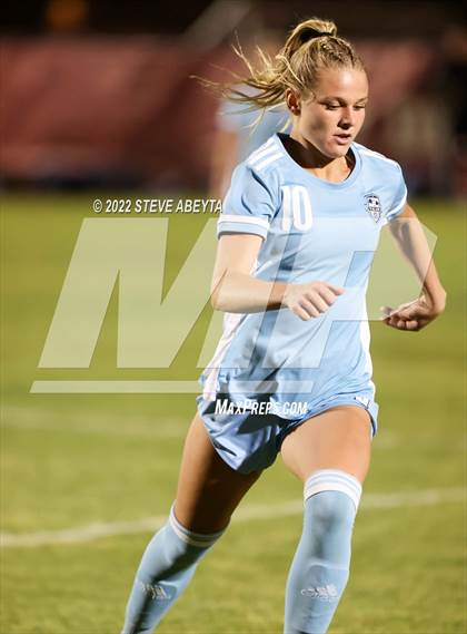 Thumbnail 3 in Valor Christian vs. Grandview photogallery.