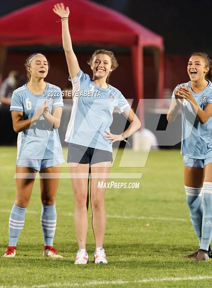 Thumbnail 3 in Valor Christian vs. Grandview photogallery.