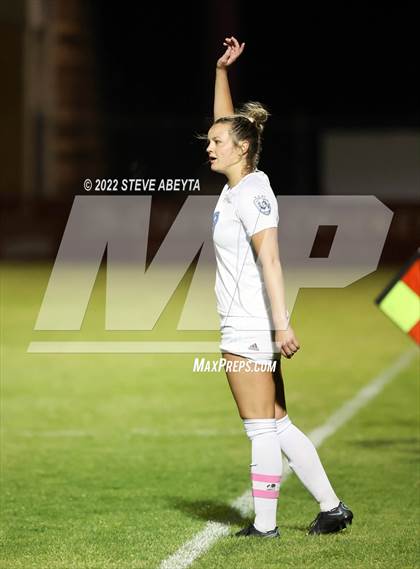 Thumbnail 3 in Valor Christian vs. Grandview photogallery.