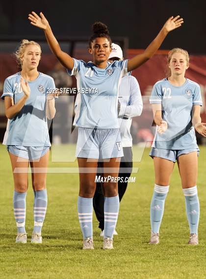 Thumbnail 3 in Valor Christian vs. Grandview photogallery.