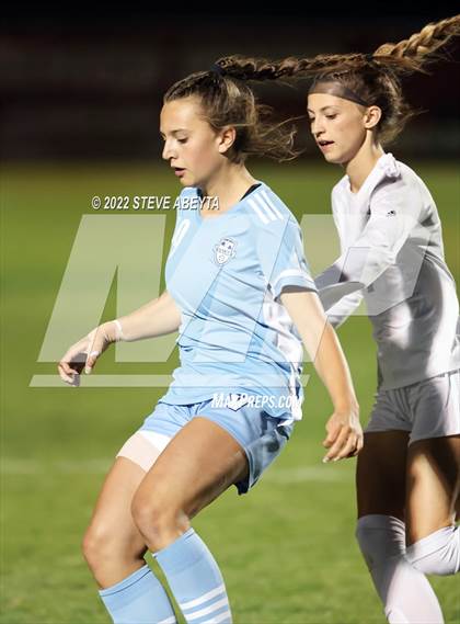 Thumbnail 1 in Valor Christian vs. Grandview photogallery.
