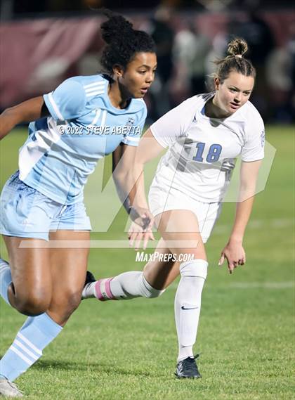 Thumbnail 1 in Valor Christian vs. Grandview photogallery.