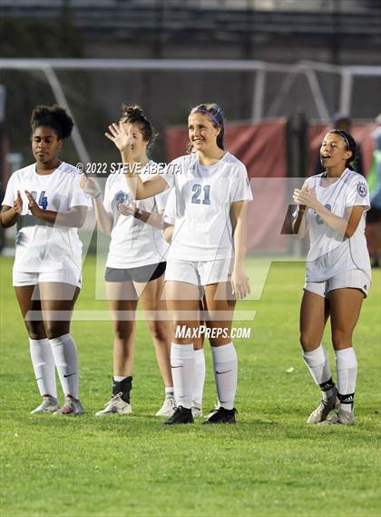 Thumbnail 3 in Valor Christian vs. Grandview photogallery.
