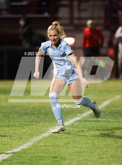 Thumbnail 2 in Valor Christian vs. Grandview photogallery.