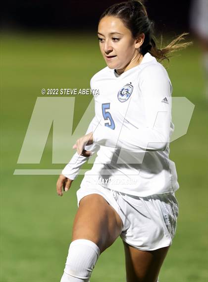 Thumbnail 3 in Valor Christian vs. Grandview photogallery.