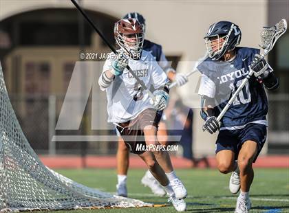 Thumbnail 2 in Loyola @ Crespi photogallery.