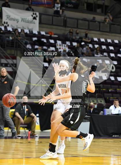 Thumbnail 2 in Fleming vs. Flatirons Academy (CHSAA 1A State Final) photogallery.