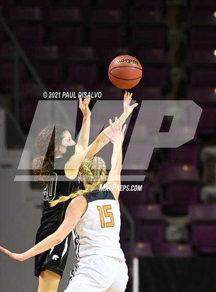 Thumbnail 2 in Fleming vs. Flatirons Academy (CHSAA 1A State Final) photogallery.