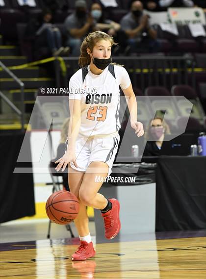 Thumbnail 2 in Fleming vs. Flatirons Academy (CHSAA 1A State Final) photogallery.