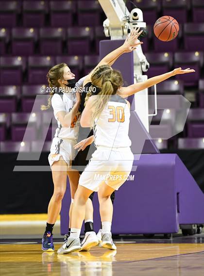 Thumbnail 2 in Fleming vs. Flatirons Academy (CHSAA 1A State Final) photogallery.