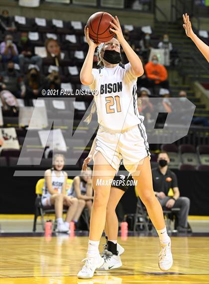 Thumbnail 3 in Fleming vs. Flatirons Academy (CHSAA 1A State Final) photogallery.