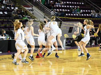 Thumbnail 3 in Fleming vs. Flatirons Academy (CHSAA 1A State Final) photogallery.
