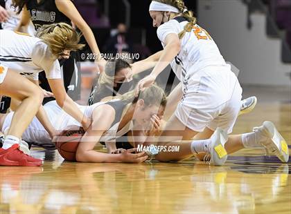 Thumbnail 2 in Fleming vs. Flatirons Academy (CHSAA 1A State Final) photogallery.