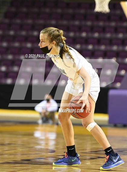 Thumbnail 2 in Fleming vs. Flatirons Academy (CHSAA 1A State Final) photogallery.