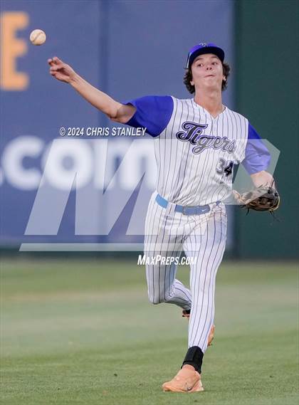 Thumbnail 3 in Kingman Academy @ Phoenix Christian (AIA 2A Semifinal) photogallery.