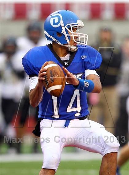 Thumbnail 3 in Dixie vs. Desert Hills (UHSAA 3AA Semifinal) photogallery.