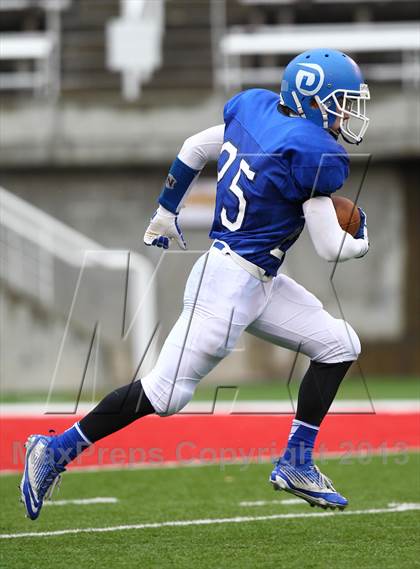 Thumbnail 3 in Dixie vs. Desert Hills (UHSAA 3AA Semifinal) photogallery.