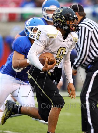 Thumbnail 1 in Dixie vs. Desert Hills (UHSAA 3AA Semifinal) photogallery.