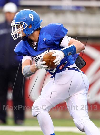 Thumbnail 2 in Dixie vs. Desert Hills (UHSAA 3AA Semifinal) photogallery.