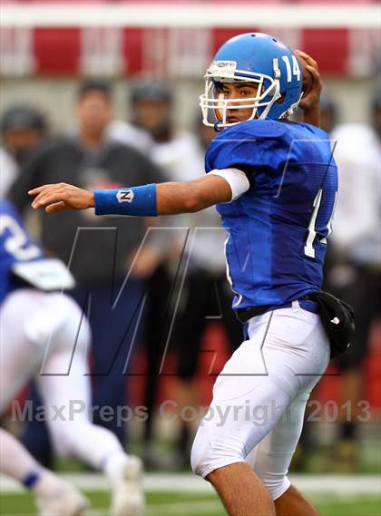 Thumbnail 3 in Dixie vs. Desert Hills (UHSAA 3AA Semifinal) photogallery.