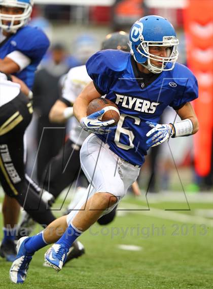 Thumbnail 1 in Dixie vs. Desert Hills (UHSAA 3AA Semifinal) photogallery.