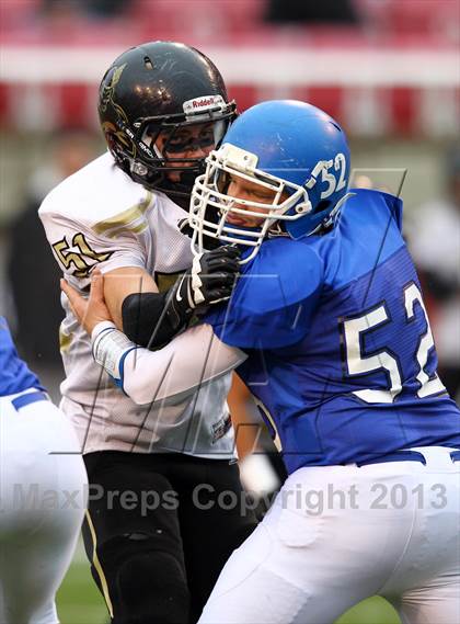 Thumbnail 3 in Dixie vs. Desert Hills (UHSAA 3AA Semifinal) photogallery.