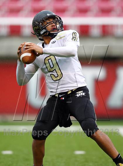 Thumbnail 2 in Dixie vs. Desert Hills (UHSAA 3AA Semifinal) photogallery.