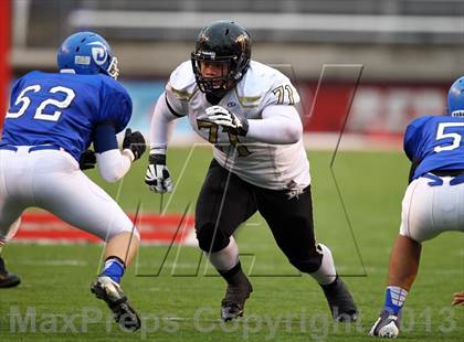 Thumbnail 1 in Dixie vs. Desert Hills (UHSAA 3AA Semifinal) photogallery.