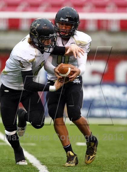 Thumbnail 1 in Dixie vs. Desert Hills (UHSAA 3AA Semifinal) photogallery.