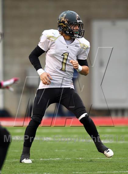 Thumbnail 1 in Dixie vs. Desert Hills (UHSAA 3AA Semifinal) photogallery.