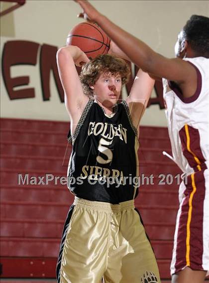 Thumbnail 3 in FR: Golden Sierra @ Encina Prep photogallery.
