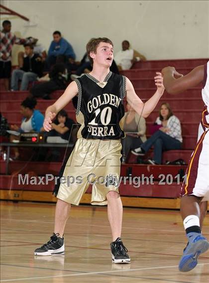 Thumbnail 3 in FR: Golden Sierra @ Encina Prep photogallery.