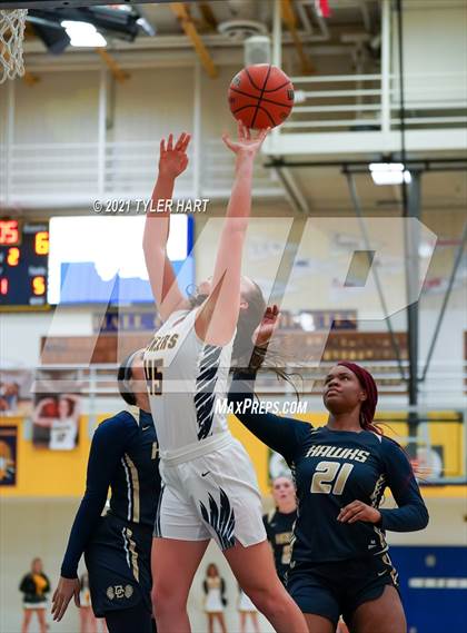 Thumbnail 3 in Decatur Central @ Mooresville photogallery.