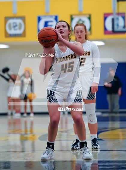 Thumbnail 3 in Decatur Central @ Mooresville photogallery.