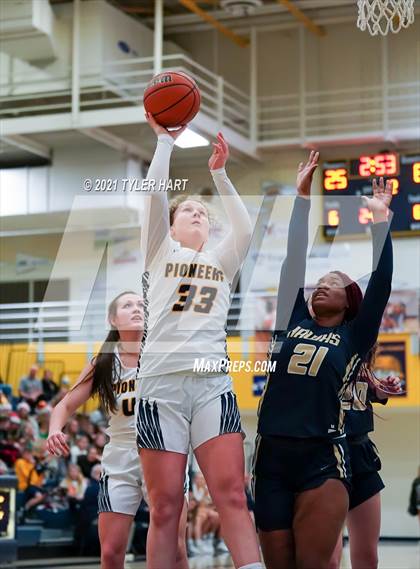 Thumbnail 3 in Decatur Central @ Mooresville photogallery.