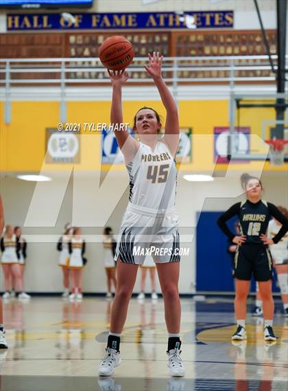 Thumbnail 3 in Decatur Central @ Mooresville photogallery.