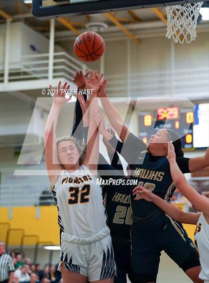 Thumbnail 3 in Decatur Central @ Mooresville photogallery.