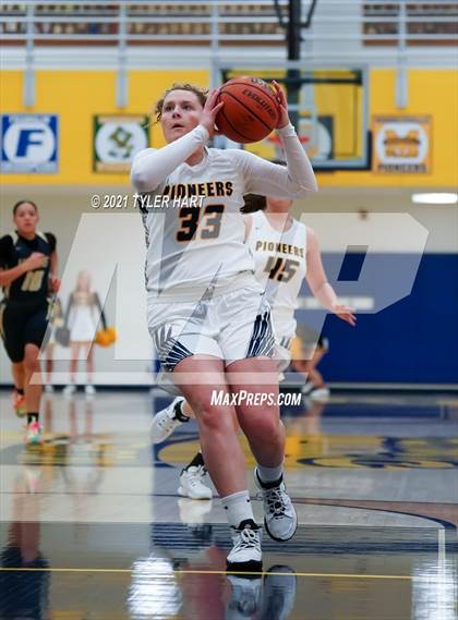 Thumbnail 3 in Decatur Central @ Mooresville photogallery.