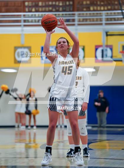 Thumbnail 1 in Decatur Central @ Mooresville photogallery.