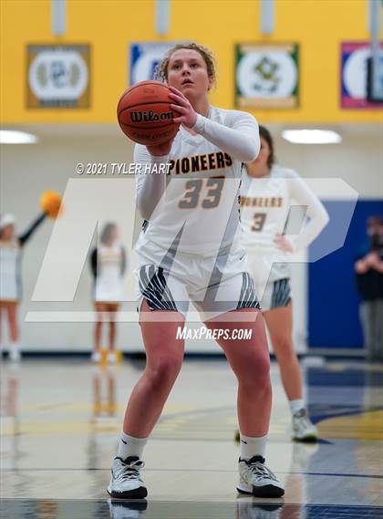 Thumbnail 3 in Decatur Central @ Mooresville photogallery.