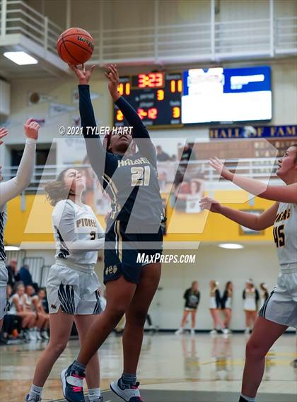 Thumbnail 3 in Decatur Central @ Mooresville photogallery.