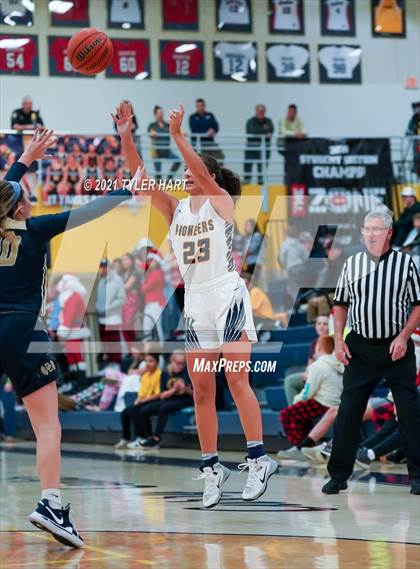 Thumbnail 3 in Decatur Central @ Mooresville photogallery.