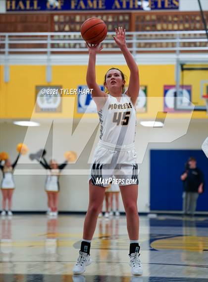 Thumbnail 3 in Decatur Central @ Mooresville photogallery.