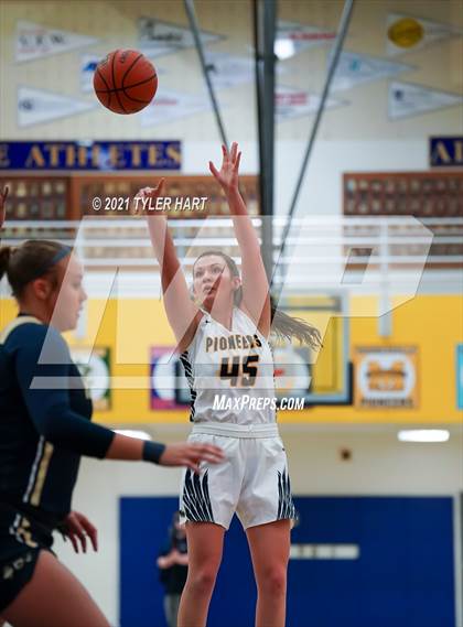 Thumbnail 2 in Decatur Central @ Mooresville photogallery.