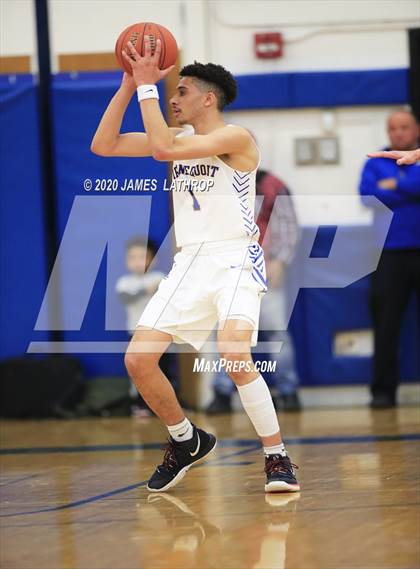 Thumbnail 2 in Irondequoit vs. Mendon (Section V Class1A Semifinal) photogallery.