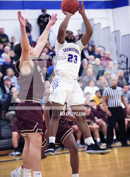 Thumbnail 1 in Irondequoit vs. Mendon (Section V Class1A Semifinal) photogallery.