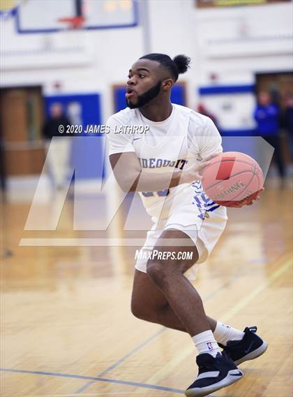 Thumbnail 2 in Irondequoit vs. Mendon (Section V Class1A Semifinal) photogallery.