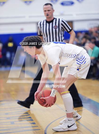 Thumbnail 3 in Irondequoit vs. Mendon (Section V Class1A Semifinal) photogallery.