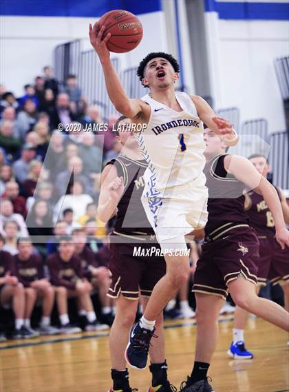 Thumbnail 2 in Irondequoit vs. Mendon (Section V Class1A Semifinal) photogallery.