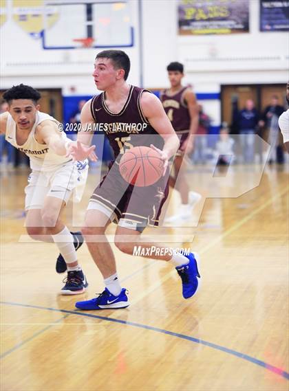 Thumbnail 3 in Irondequoit vs. Mendon (Section V Class1A Semifinal) photogallery.